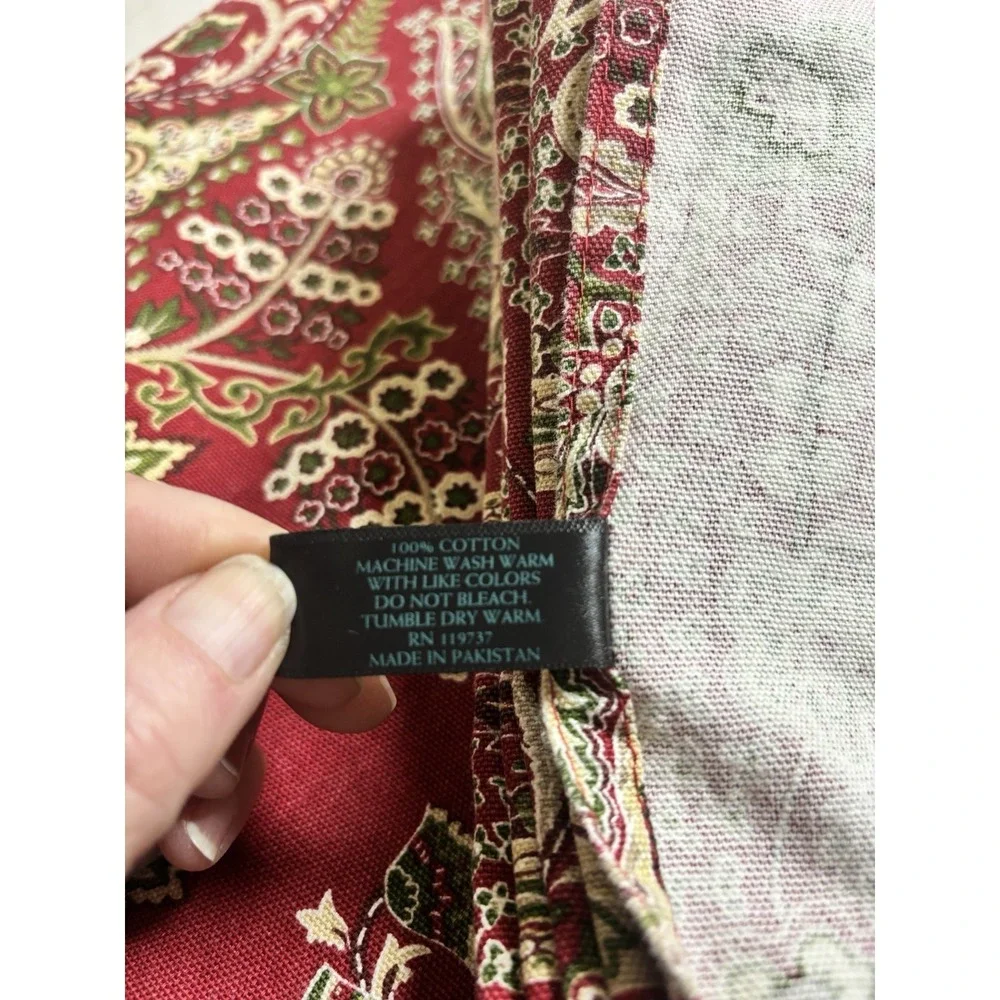 Cynthia Rowley Tablecloth Christmas Paisley 60